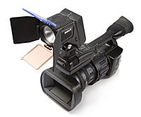 S-2070 | 13W 800Lux LED On-camera Light S-2070 | 13W 800Lux LED On-camera Light